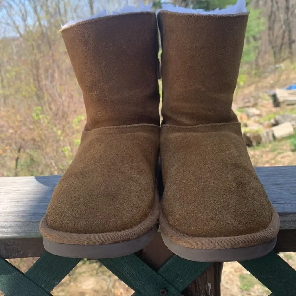 Koolaburra Attie Sheepskin Boots Faux Fur Lined Sz 4Y